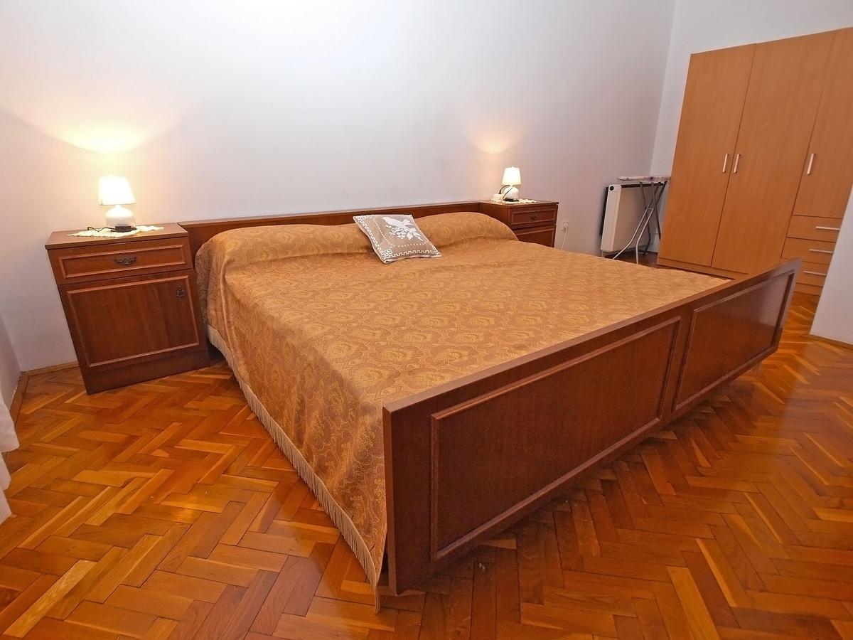 Apartments Dvorine 1210 Banjole Bagian luar foto