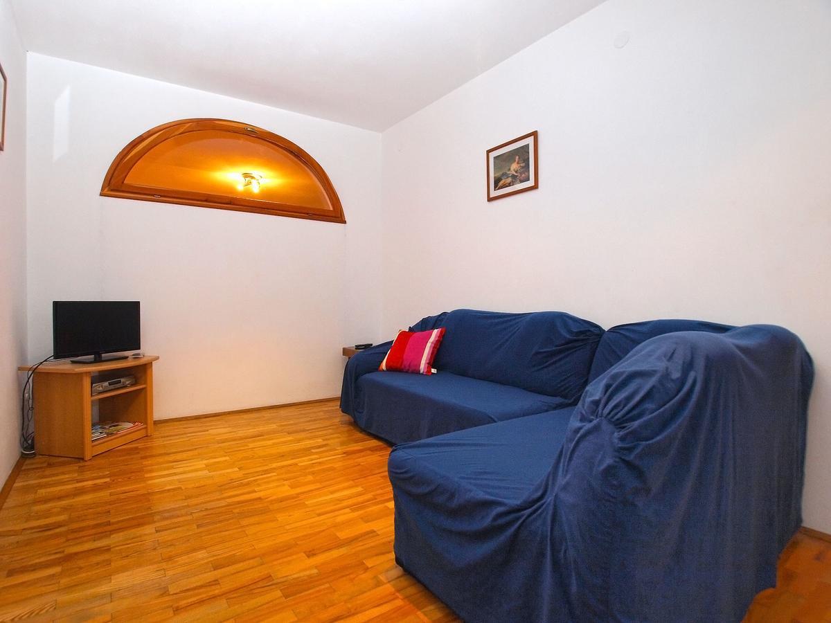 Apartments Dvorine 1210 Banjole Bagian luar foto
