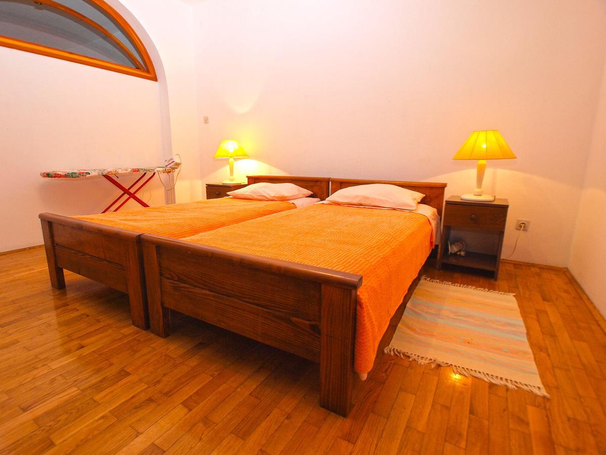 Apartments Dvorine 1210 Banjole Bagian luar foto
