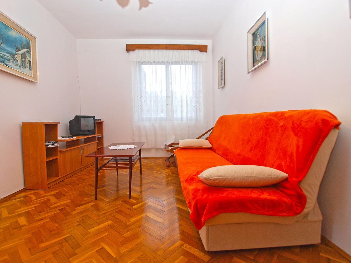Apartments Dvorine 1210 Banjole Bagian luar foto