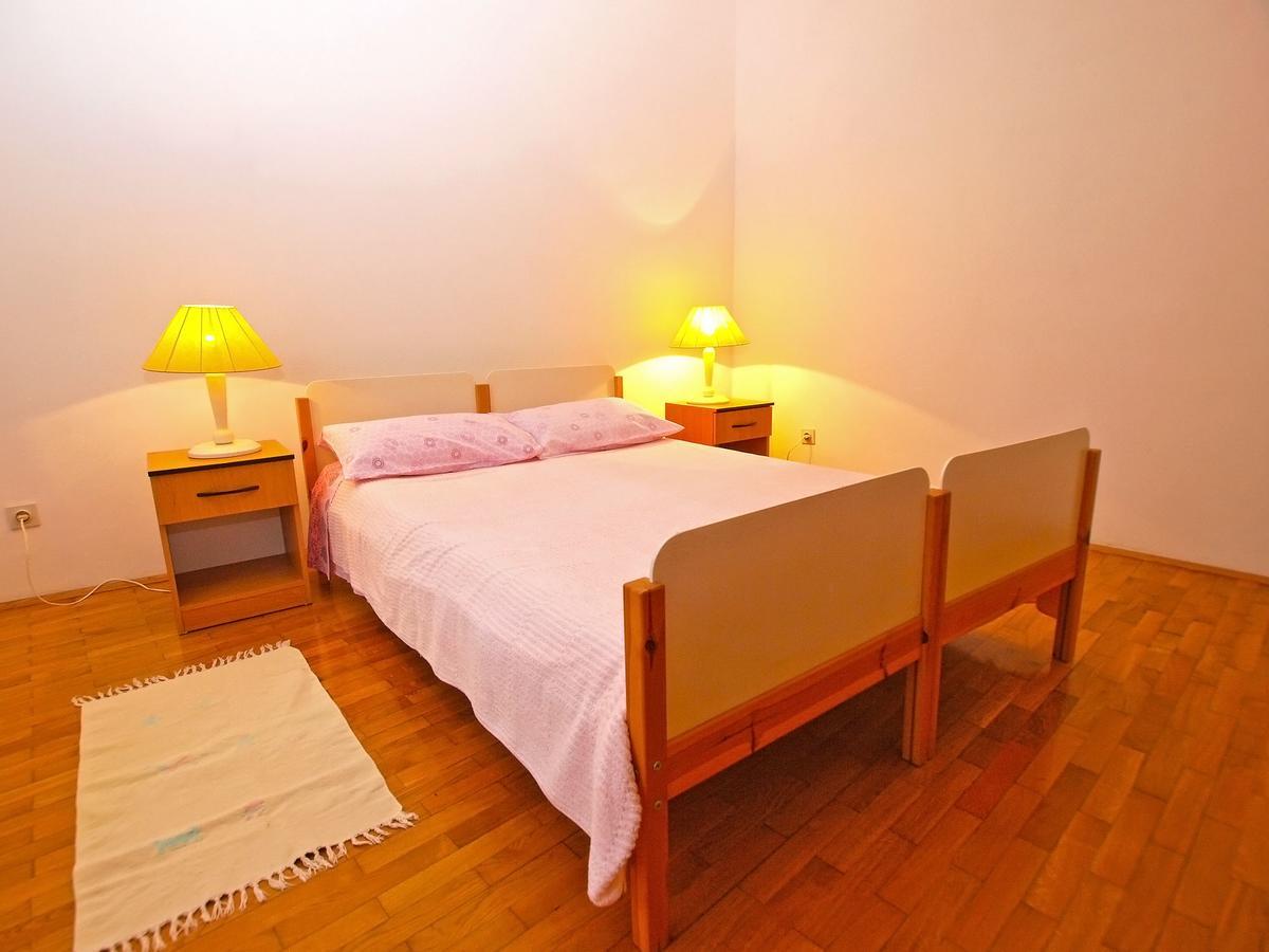 Apartments Dvorine 1210 Banjole Bagian luar foto