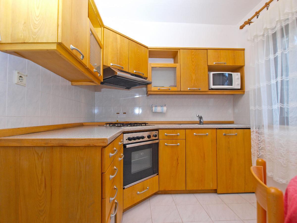 Apartments Dvorine 1210 Banjole Bagian luar foto