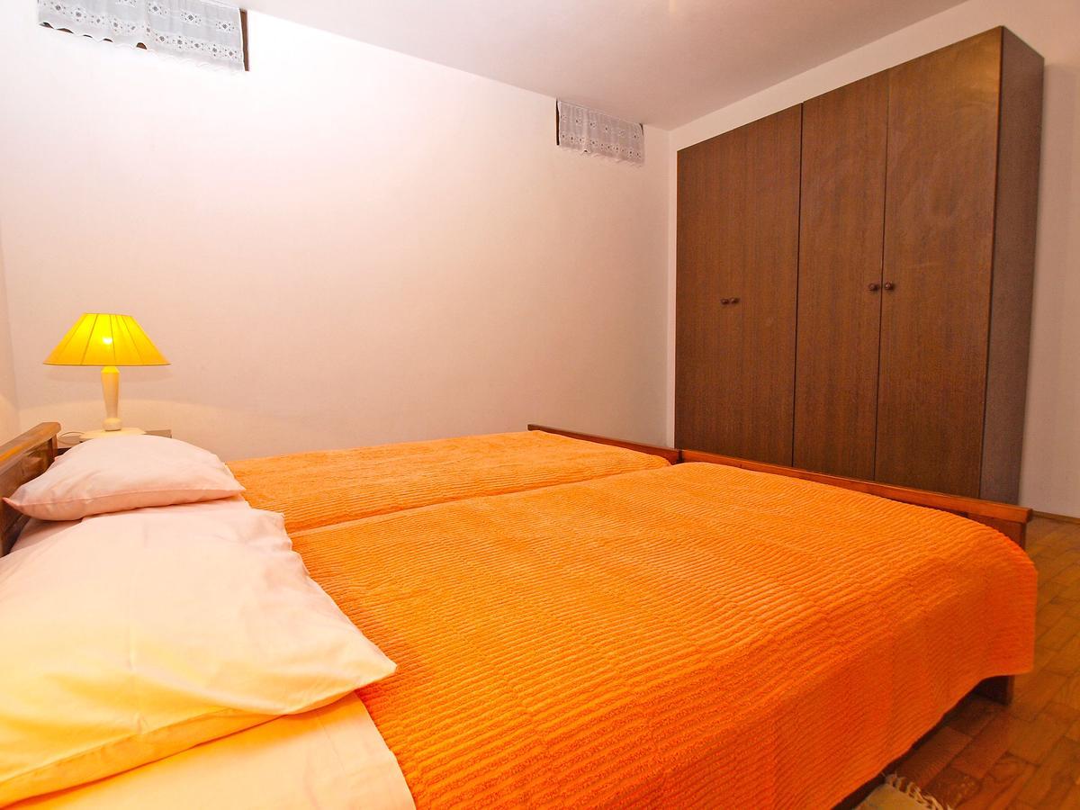 Apartments Dvorine 1210 Banjole Bagian luar foto